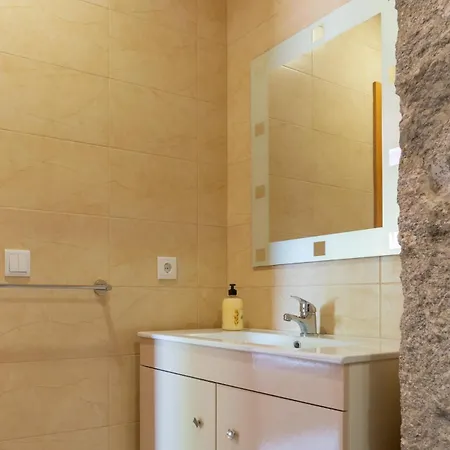Neves House - Pool With Stunning Montain View Tatil Evi *