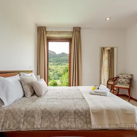 Neves House - Pool With Stunning Montain View Semesterbostad